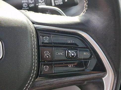 Used 2022 Jeep Grand Cherokee L Overland w/ Luxury Tech Group IV AWD/4WD image 24