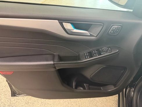 Used 2024 Ford Escape Platinum AWD/4WD image 14