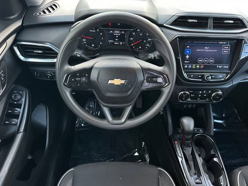 Used 2021 Chevrolet TrailBlazer LT w/ Convenience Package FWD image 16