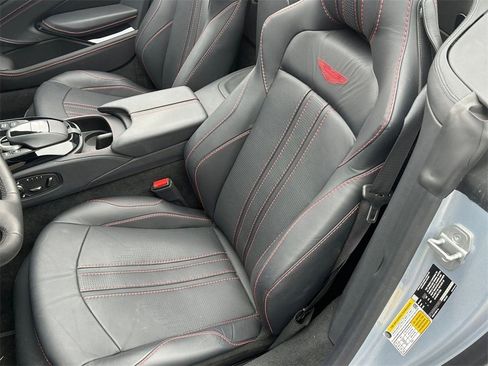 Used 2022 Aston Martin V8 Vantage Roadster image 5