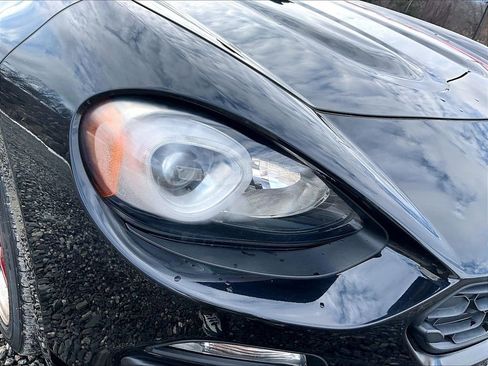 Used 2018 FIAT 124 Spider Classica image 23