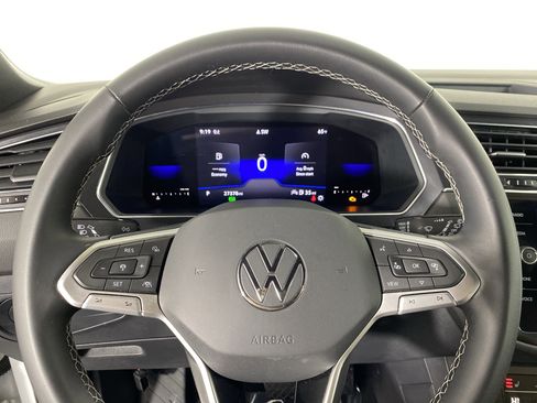 Used 2022 Volkswagen Tiguan SE AWD/4WD image 20