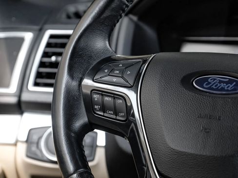 Used 2016 Ford Explorer Limited image 22