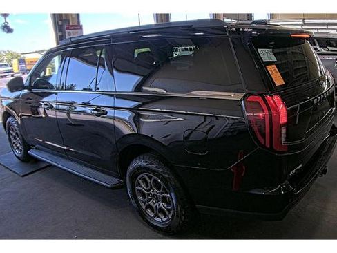 Used 2025 Ford Expedition Max Active AWD/4WD image 4