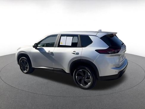 Used 2025 Nissan Rogue SV image 10