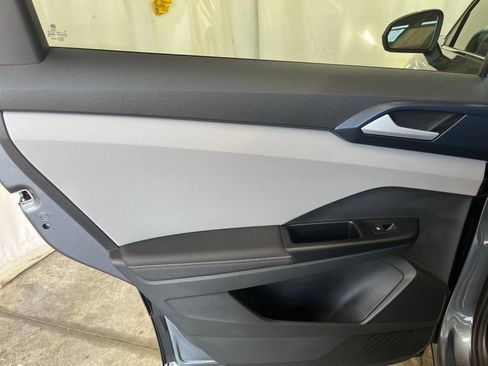 Certified 2024 Volkswagen Taos SE image 24