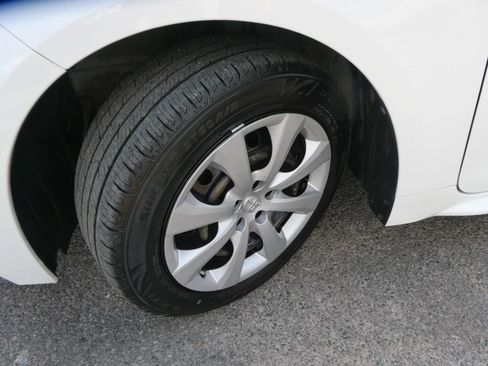 Used 2023 Toyota Corolla LE image 28