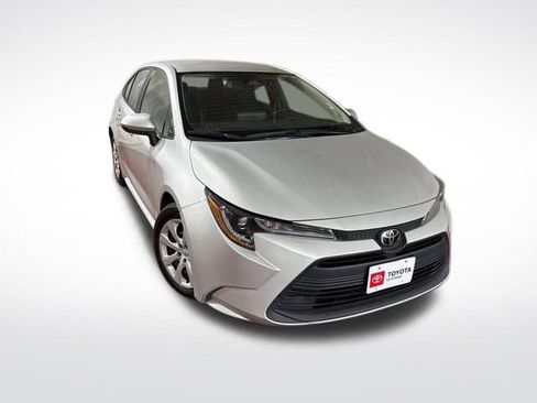 Used 2023 Toyota Corolla LE image 28