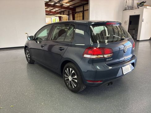 Used 2011 Volkswagen Golf 4-Door FWD image 6