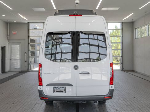 Used 2025 Mercedes-Benz Sprinter 2500 image 14