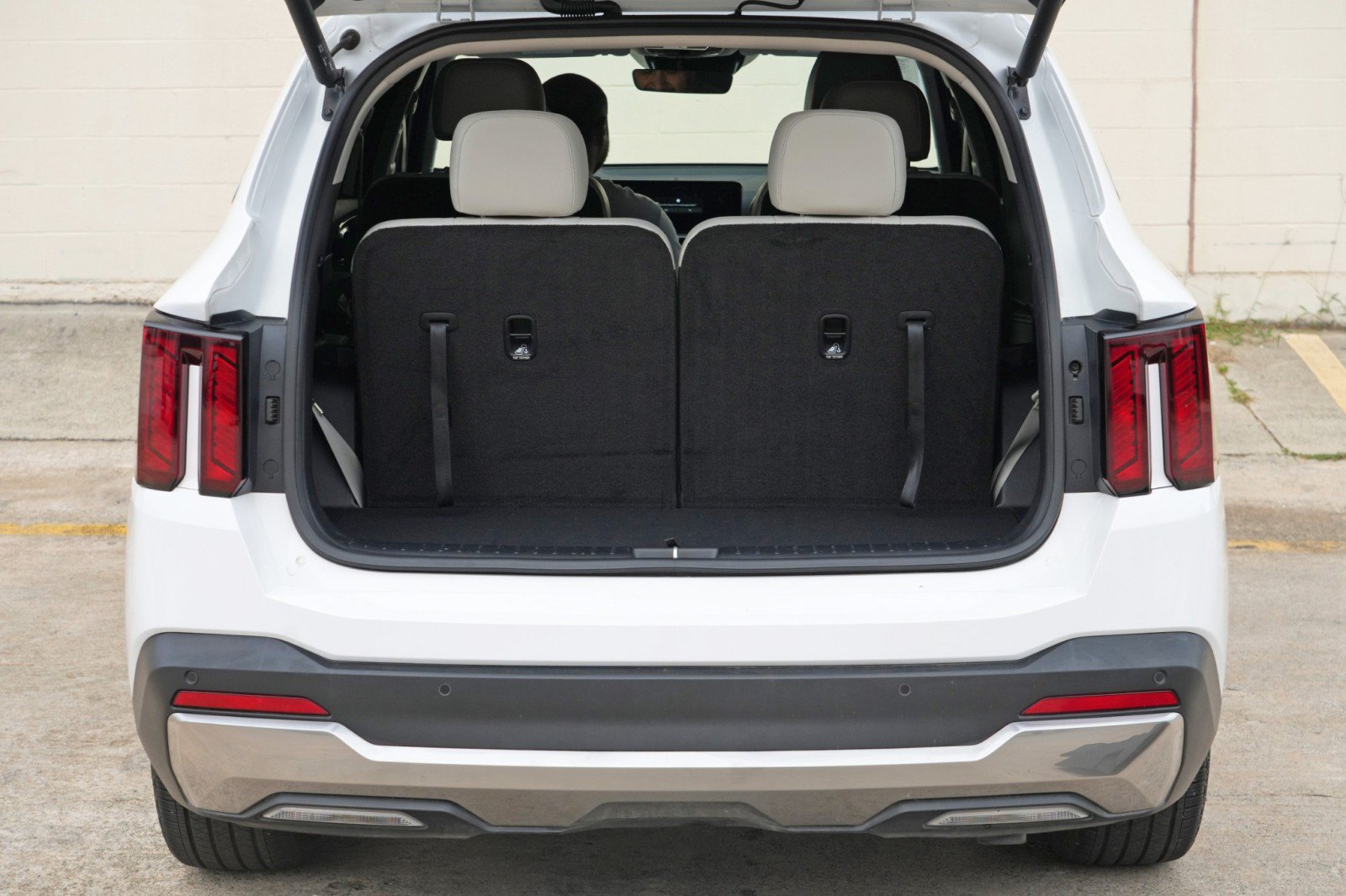 Used 2025 Kia Sorento EX w/ Panoramic Sunroof Package FWD image 9