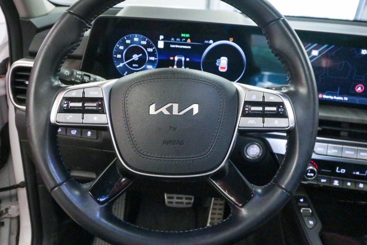 Used 2024 Kia Telluride SX FWD image 19