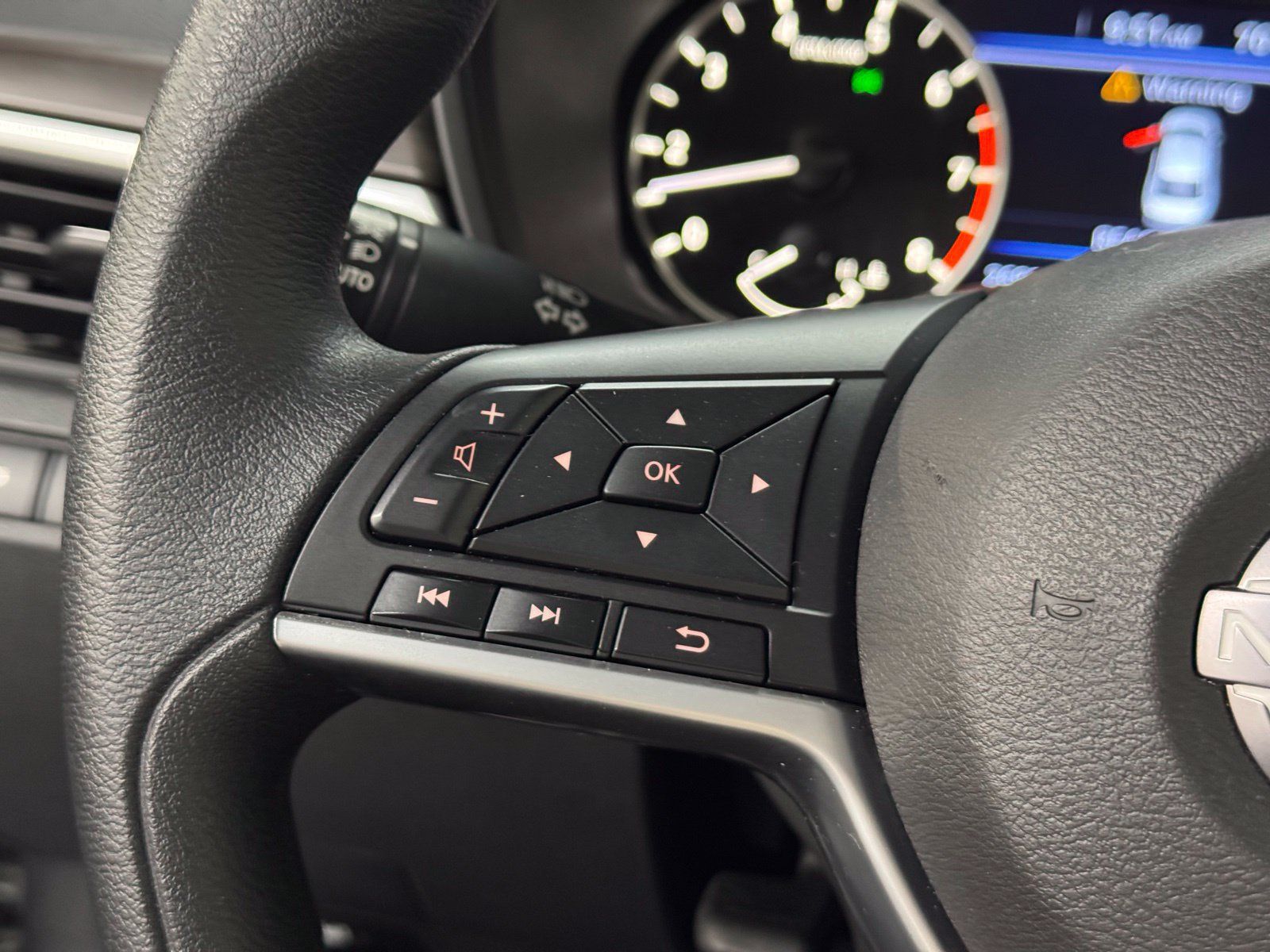 Certified 2025 Nissan Altima 2.5 SV FWD image 23