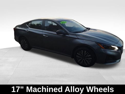 Used 2024 Nissan Altima 2.5 SV image 8