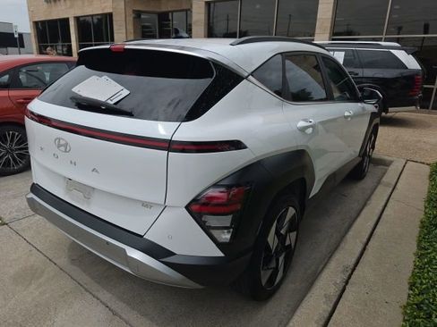 Used 2024 Hyundai Kona Limited FWD image 3