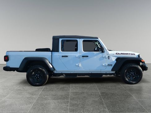 Used 2023 Jeep Gladiator Sport image 6