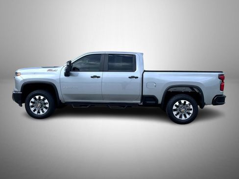 Used 2024 Chevrolet Silverado 2500 Custom w/ Custom Value Package AWD/4WD image 8