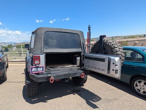 Used 2010 Jeep Wrangler Unlimited Rubicon AWD/4WD image 20