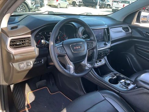 Used 2022 GMC Acadia AT4 w/ Technology Package image 17