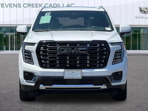 Used 2025 GMC Yukon Denali Ultimate AWD/4WD image 8