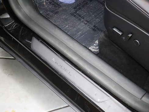 Used 2023 Tesla Model Y Long Range image 50