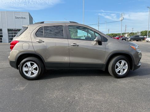 Used 2022 Chevrolet Trax LT w/ Driver Confidence Package AWD/4WD image 5