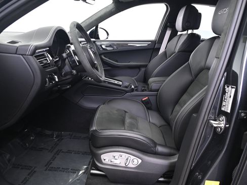 Used 2026 Porsche Macan GTS image 29