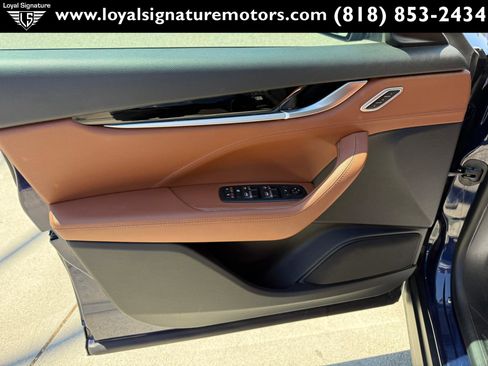 Used 2019 Maserati Levante image 22