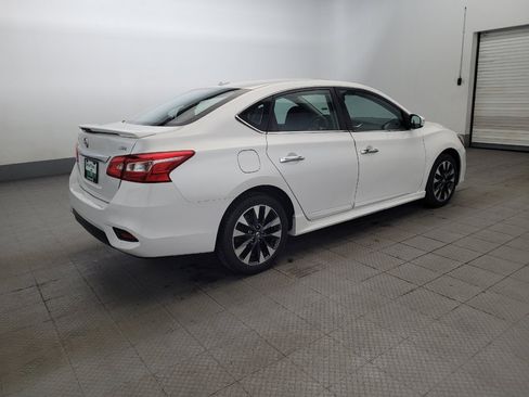 Used 2019 Nissan Sentra SR w/ Premium Package (SR) FWD image 10