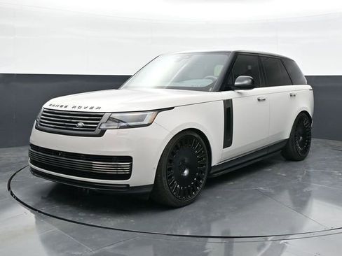 Used 2025 Land Rover Range Rover SV AWD/4WD image 3