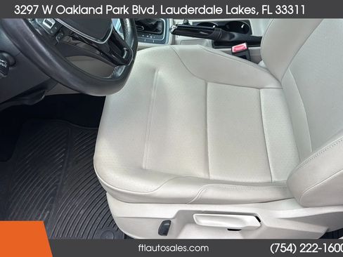 Used 2015 Volkswagen Golf TDI S FWD image 22