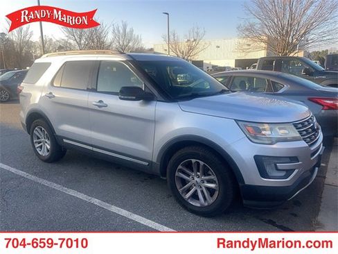 Used 2017 Ford Explorer XLT w/ Equipment Group 201A image 1