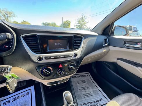 Used 2022 Hyundai Accent SE image 16