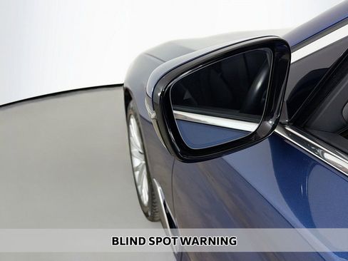 Used 2022 BMW 530i xDrive w/ Premium Package AWD/4WD image 7