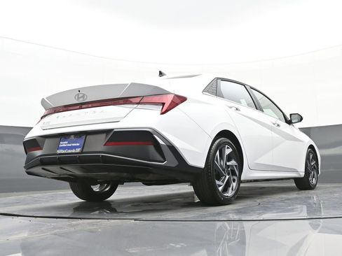 Certified 2024 Hyundai Elantra SEL w/ Convenience Package image 43