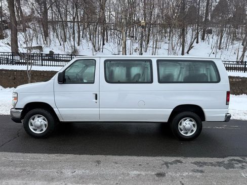 Used 2013 Ford E-350 and Econoline 350 XLT RWD image 4