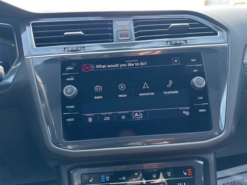 Certified 2022 Volkswagen Tiguan SEL R-Line image 56