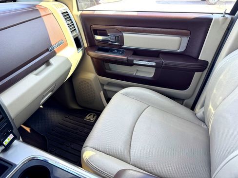 Used 2016 RAM 1500 Laramie w/ Convenience Group image 28