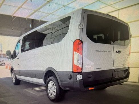 Used 2024 Ford Transit 350 XLT RWD image 4