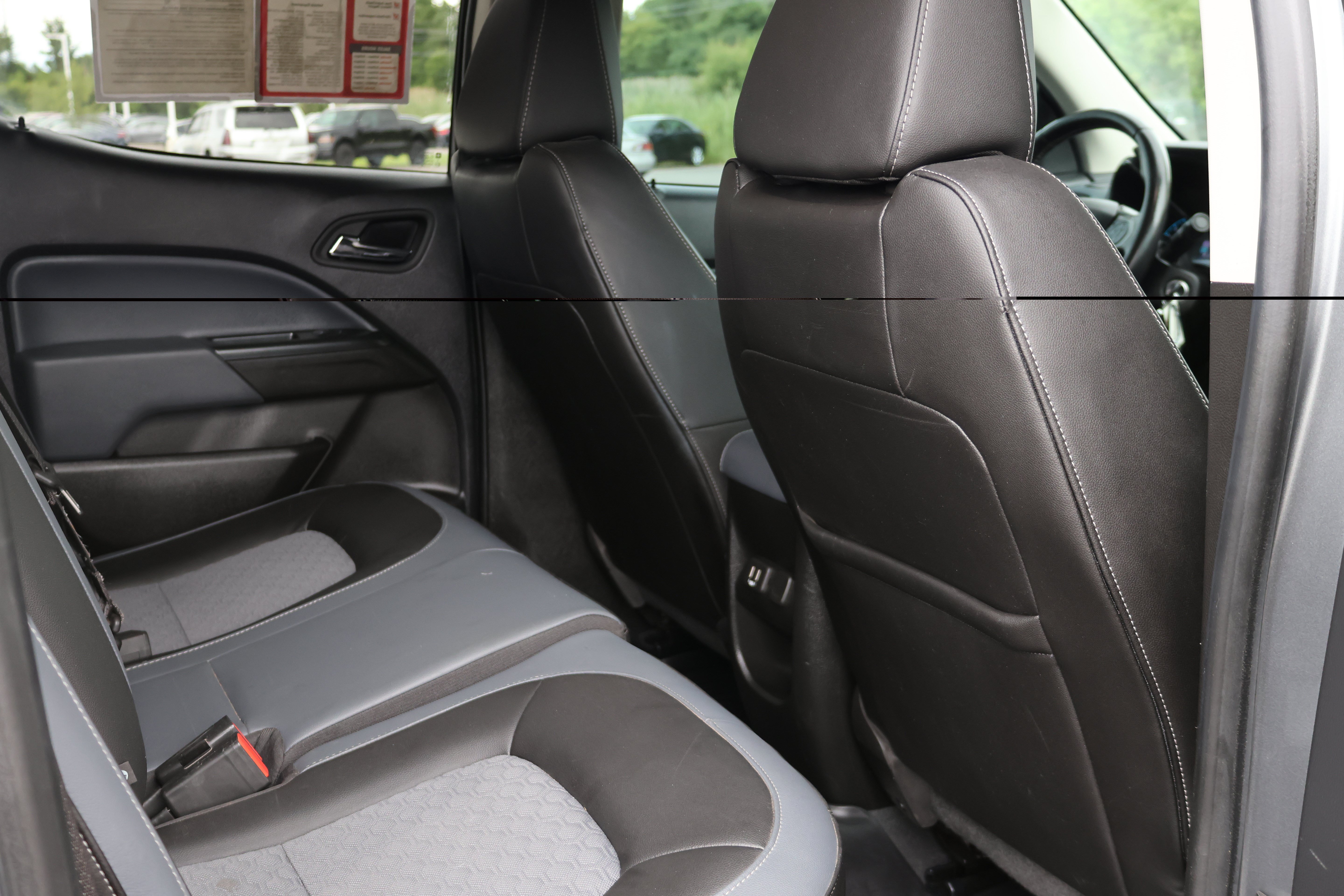 Used 2022 Chevrolet Colorado Z71 AWD/4WD image 19