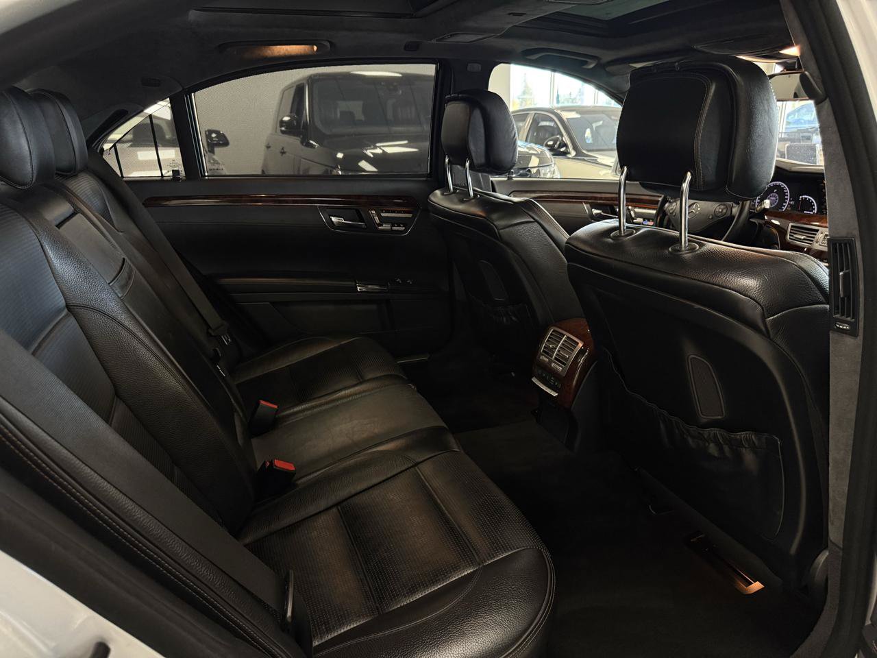 Used 2013 Mercedes-Benz S 63 AMG w/ Rear Seat Pkg image 24