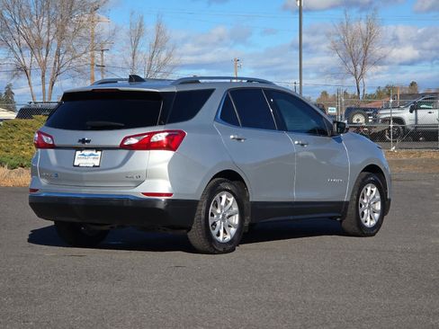 Used 2019 Chevrolet Equinox LT image 2