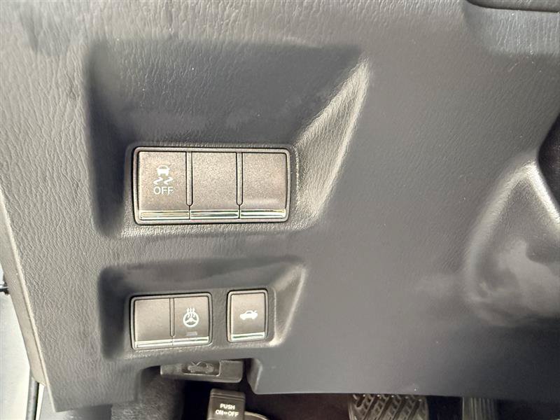 Used 2017 INFINITI Q70 3.7 AWD/4WD image 28