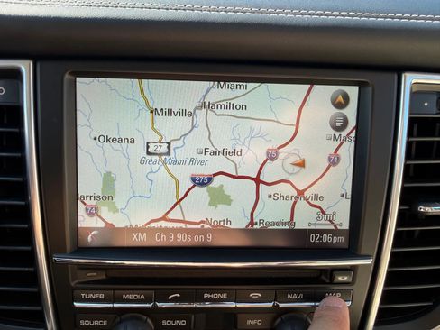 Used 2016 Porsche Panamera Turbo image 28