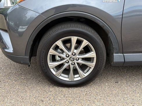 Used 2018 Toyota RAV4 Limited w/ Advanced Technology Package AWD/4WD image 9