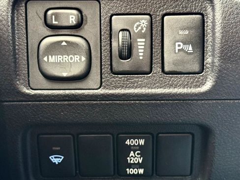 Used 2017 Toyota 4Runner Limited AWD/4WD image 15