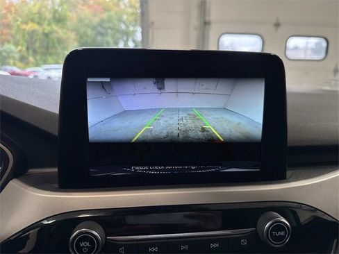 Used 2022 Ford Escape SE image 12