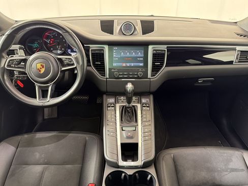 Used 2018 Porsche Macan AWD/4WD image 19