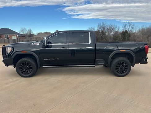 Used 2022 GMC Sierra 3500 Denali w/ Denali Black Diamond Edition image 2