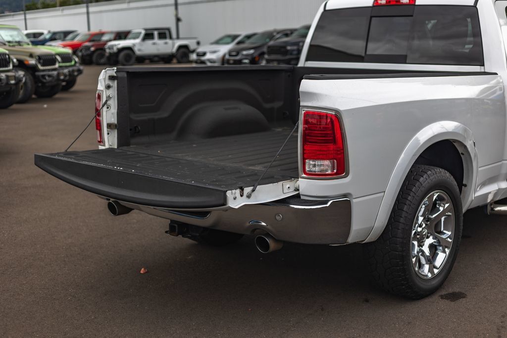 Used 2015 RAM 1500 Laramie w/ Convenience Group AWD/4WD image 9